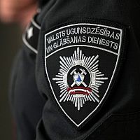 В пятницу утром в Риге два человека погибли при пожаре; в квартире не было детектора дыма