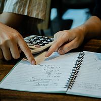 Latvijas Bankas ekonomiste: Valsts parāds kļuvis par galveno budžeta izdevumu pieauguma finansēšanas avotu