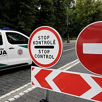 В Литве с вертолетом ищут грабителя банкоматов из Латвии