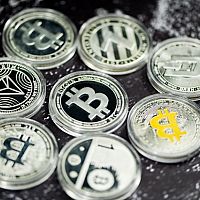 Южнокорейская криптобиржа случайно выплатила клиентам 40 млрд долларов в биткойнах