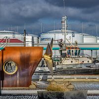 Увольнять некого: в крупных портах и аэропорту Рига граждане России и Белоруссии не работают