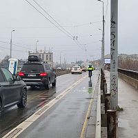 Пару недель потерпите: у моста Земитана закроют движение для транспорта