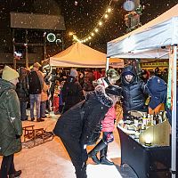 12 000 евро за десяток столов для уличной торговли: очередное улучшение Риги