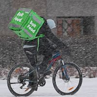 «Надоела доставка холодной еды!» В соцсети хотят альтернативу Wolt и Bolt