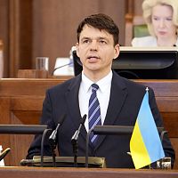 Домбрава выбрал помощника — специалиста по «русским вшам» Шноре Домбрава выбрал помощника — специалиста по «русским вшам» Шноре