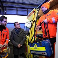 Mediķu arodbiedrība iebilst pret izdienas pensionēšanās prasību paaugstināšanu NMPD darbiniekiem