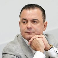 По 16 советников у одного министра: это кто у нас такой важный?