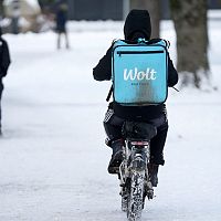 «У меня еда остывает!» В соцсети снова жалуются на курьеров