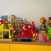 Ребенка вчера рвало, сегодня мать снова ведет его в сад: нечестное поведение некоторых родителей вызывает злость