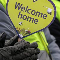 «Так бы больных раком спасали…» Эвакуация латвийцев из Дубая многим в соцсетях не даёт покоя