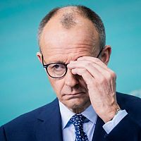 В Германии на школьника завели дело за оскорбление Мерца (ФОТО)