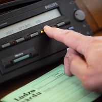 Сейм перекрывает русский язык, а партия Шлесерса «курит в сторонке»?