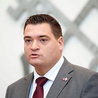 Ратниекс собирает народ на митинг — протестовать против мигрантов