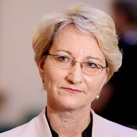 «Обратно реформу не повернем»: родителей призывают смириться с переходом школ на латышский язык