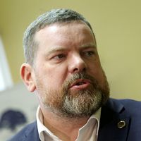 «Мы собирались бить их палками и отбирать автоматы»: политолог вспоминает баррикады 1991 года