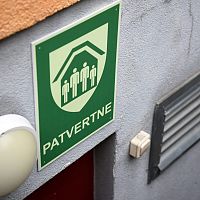 Стендзениекс: «В Риге бомбоубежищ нет, есть только таблички!»