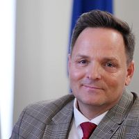 Глава Госканцелярии: алкоголь на работе не употребляем, работников мотивируем