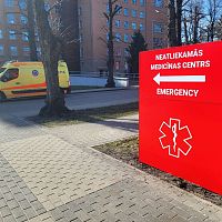 «Нет специалиста»: подстреленная в Риге женщина неделю жила с пулей в спине