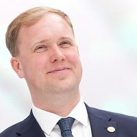 Завалим Европу «карумсом» и другие способы поднять экономику страны от министра Валайниса