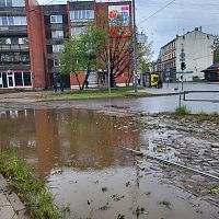 Драка, нож, кровь на лестнице. На Саркандаугаве мужчину чуть не зарезали Драка, нож, кровь на лестнице. На Саркандаугаве мужчину чуть не зарезали