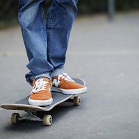 Подозрение на алкоголь и насилие: Кандава отстранила директора школы