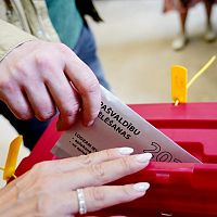 Вот этими ручками: депутаты поддерживают идею Ринкевича о ручном подсчете голосов Вот этими ручками: депутаты поддерживают идею Ринкевича о ручном подсчете голосов