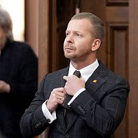 Росликов участвует в заседании Рижской думы дистанционно — из Белоруссии