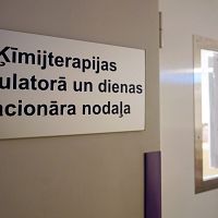 «Каждый месяц я должна платить 8000 евро»: мать двоих детей борется за жизнь