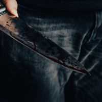 Напали на третьеклассников и угрожали ножом: ЧП в рижском микрорайоне