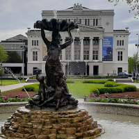 Весна! Фонтаны Риги снова бьют