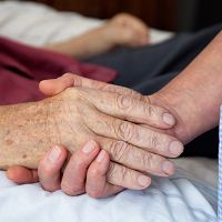 Тысячи евро на мёртвых: Национальная служба здравоохранения разоблачила хосписный обман Тысячи евро на мёртвых: Национальная служба здравоохранения разоблачила хосписный обман