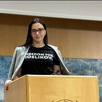 «Языĸ — это не преступление!» Чулкова вступилась за русских Латвии с трибуны ООН (ВИДЕО)