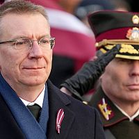 Мы защитим свою свободу, страну и свои семьи: президент Латвии обратился к латвийцам