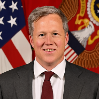 «Вы проигрываете». Министр армии США заявил, что без уступок Украина не удержит фронт