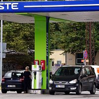 «Цена топлива вырастет до двух евро» — депутат Кулбергс о новом «зеленом законе» «Цена топлива вырастет до двух евро» — депутат Кулбергс о новом «зеленом законе»