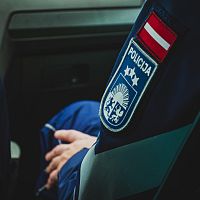 Поддельные Adidas, Nike и Calvin Klein: в Салдусе полиция накрыла торговлю контрафактом