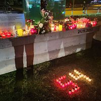 «Я помню, как оказался под завалом»: в Золитуде почтили память жертв трагедии (ФОТО)