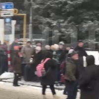 Кошмар на эстонско-российской границе: сотни людей стоят в очереди до 30 часов