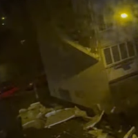 В Болдерае в бурю от дома отпала стена: отреновированная (ФОТО) В Болдерае в бурю от дома отпала стена: отреновированная (ФОТО)