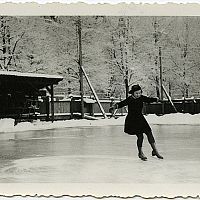 Первые коньки крепились не к ботинкам, а к ноге: в Риге — 100 лет назад