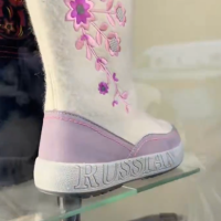 «Мерзко и убого»: телеведущий узрел в магазине нечто возмутительное (ВИДЕО)