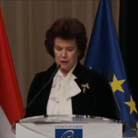 Очередной «нафинг спешел»: бывший министр и полос Аболтиня не владеет английским?