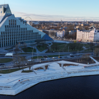 А точно так открывать можно? Сданный в эксплуатацию променад на Мукусалас вызывает вопросы. ФОТО