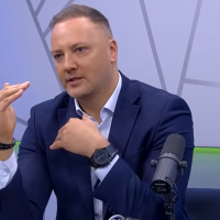 Хватит пить кофе в Брюсселе, идите уже работать: Гиргенс упрекает бывших коллег