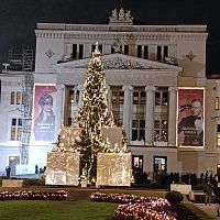 «Музыка для ног»? Под знаком Штрауса проходят новогодние концерты в Латвийской Опере