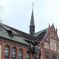 В Риге сорвало часть крыши со здания Академии художеств