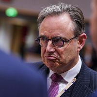 «Соседи России испытали бы эмоциональное удовлетворение, но политика — это не эмоции»: как де Вевер сломал план ЕК