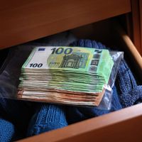 Взятка за выход из чёрного списка: кому же так хотелось в Латвию?