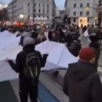 «Неаткарига»: мусульмане громят Рождественские ярмарки. Что дальше то будет?