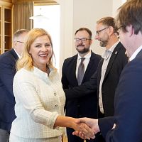 Силиня в гневе: требует объяснений от Швинки за тендер на страхование ответственности его министерства